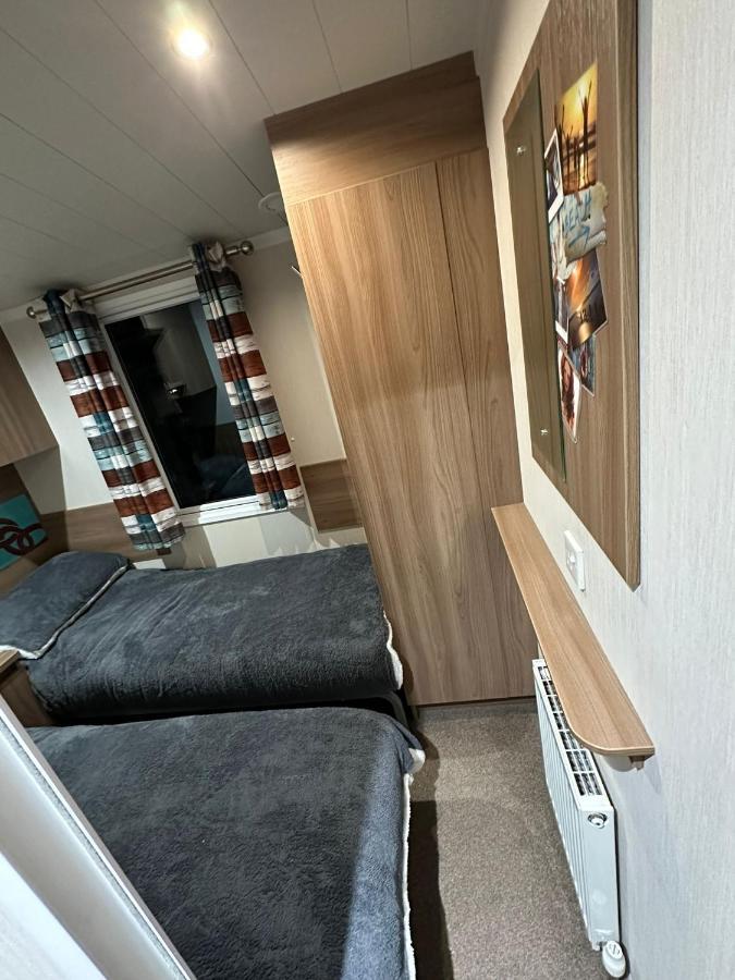 Вилла Luxurious 6 Berth Swift Bordeaux On Lyons Robin Hood Rhyl Meliden Экстерьер фото