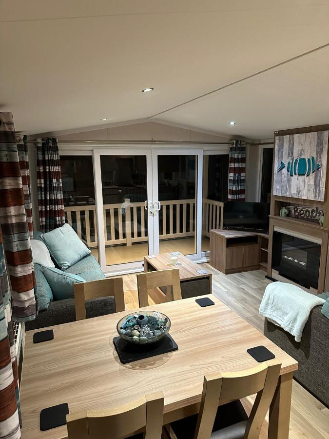 Вилла Luxurious 6 Berth Swift Bordeaux On Lyons Robin Hood Rhyl Meliden Экстерьер фото